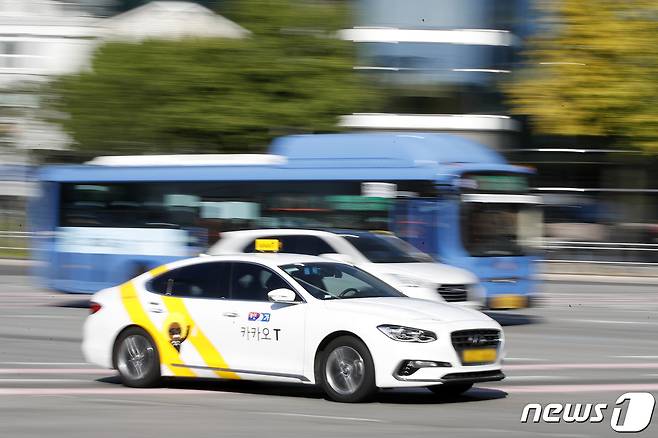 서울 시내의 카카오T 택시. 2021.9.14/뉴스1 © News1 이승배 기자