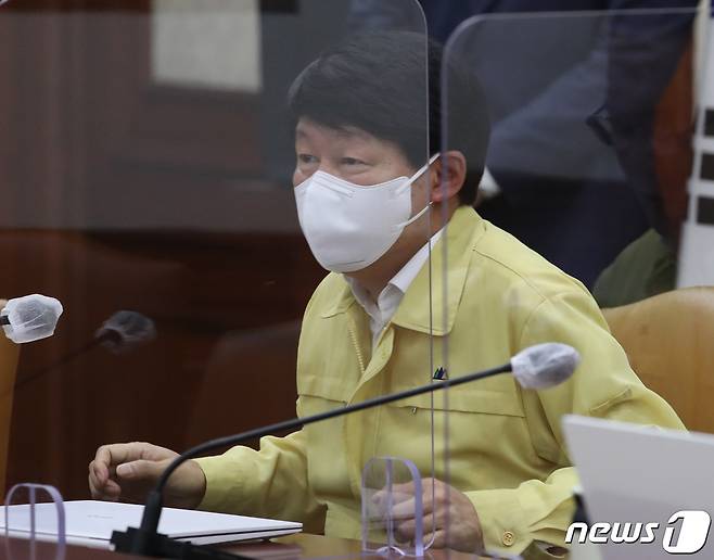 안경덕 고용노동부 장관. /뉴스1DB