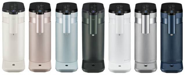 국내 최초 고온살균 기능으로 위생을 더욱 강화한 2021년형 LG 퓨리케어 상하좌우 정수기 제품사진. 이 제품은 (사진 왼쪽부터) 카밍 베이지, 카밍 페일로즈, 카밍 코튼스카이, 카밍 그린 등 조화로운 오브제컬렉션 컬러 4종과 화이트, 실버, 네이비 3종을 포함한 총 7가지 색상으로 고객 선택의 폭을 넓혔다.(사진=LG전자)