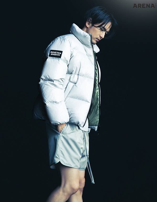 하이넥 다운 점퍼 1백9만원 듀베티카 제품.