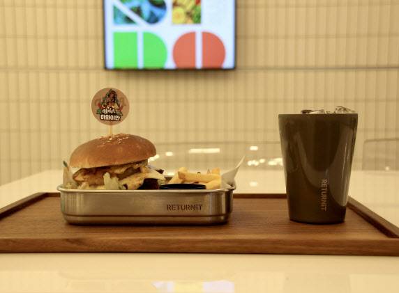 ▲바로고와 잇그린이 ‘도시주방 역삼점’에 도입하는 다회용기 모습.(사진=바로고)