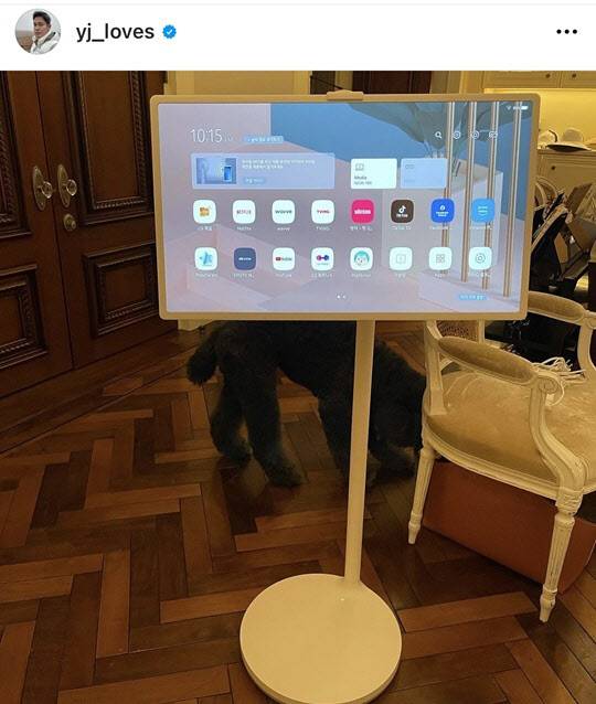 ▲정용진 신세계그룹 부회장이 최근 자신의 인스타그램에 올린 ‘LG 스탠바이미’ TV 구입 인증샷. (사진=정용진 신세계그룹 부회장 인스타그램 캡쳐)