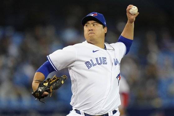 29일 역투하고 있는 류현진. [AP=연합뉴스]