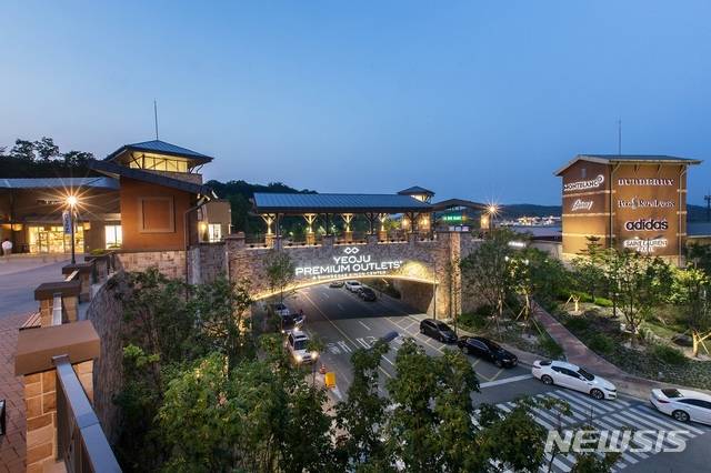 [서울=뉴시스] 여주 프리미엄 아울렛 전경. (사진=신세계사이먼 제공)