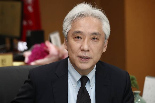 연합뉴스와 인터뷰하는 김대진 한예종 총장     (서울=연합뉴스) 진연수 기자 = 김대진 한국예술종합학교 총장이 서울 성북구 한국예술종합학교 석관동캠퍼스에서 연합뉴스와 인터뷰를 하고 있다. 2021.9.29
    jin90@yna.co.kr