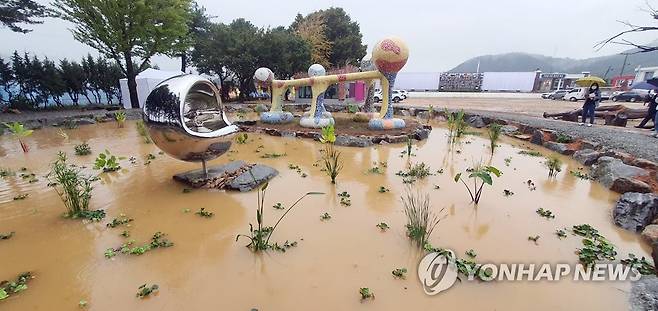 예술공간으로 변모한 홍천 폐교 [촬영 이상학]