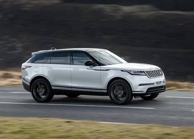 랜드로버 레인지로버 벨라.