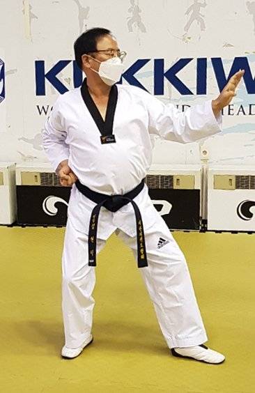 30일 국기원에서 열린 승단식에서 태권도 공인 9단으로 승단한 김현덕 전주시의원. /사진=전주시의회