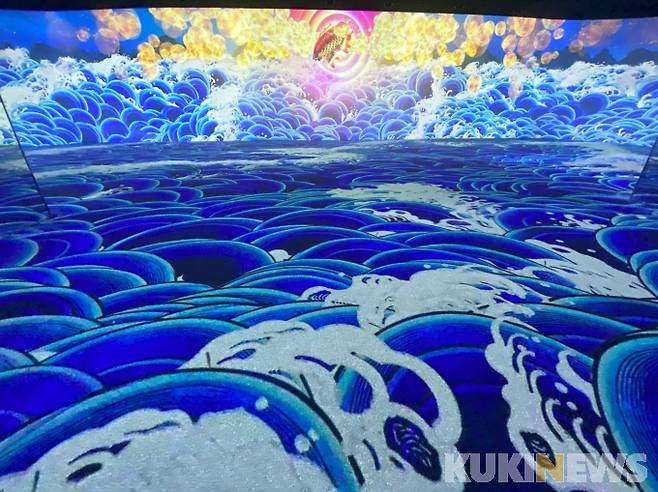 2층 미디어전시관에서 펼쳐지는 미디어아트 영상 '꿈의 정원'.