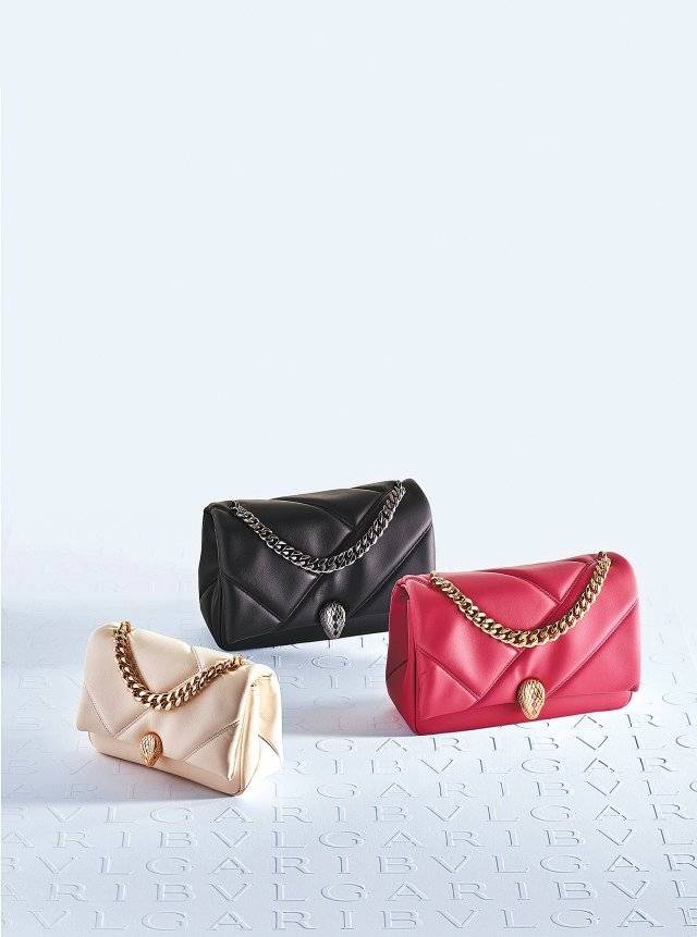 불가리 세르펜티 카보숑 마틀라쎄 백. 각 사 제공