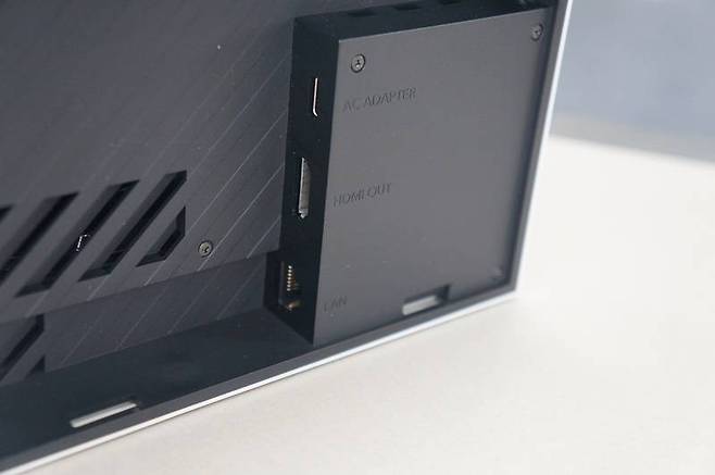 후면 커버를 벗기면 나오는 단자들