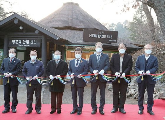 경기 포천 국립수목원 내 헤리티지 815 카페 2호점 역시 수목원과 수의계약을 맺었다. / 사진:광복회