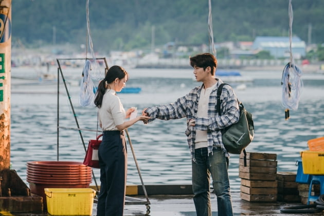 tvN '갯마을 차차차'  /사진=스튜디오드래곤 제공