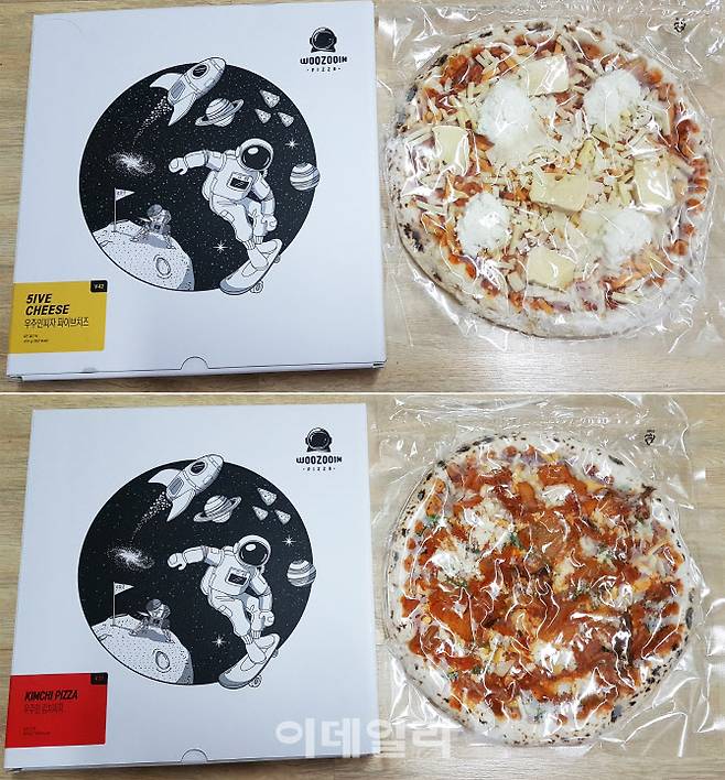 우주인피자 ‘파이브치즈’(위쪽)와 ‘김치피자’.(사진=김범준 기자)