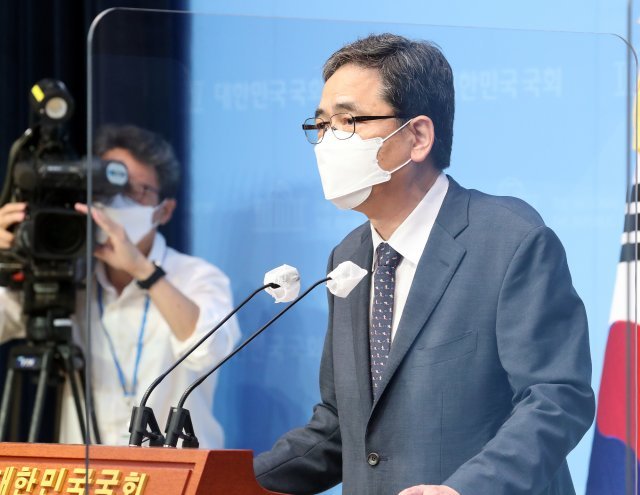 국회의원직을 사퇴를 선언하는 곽상도 의원. 사진공동취재단