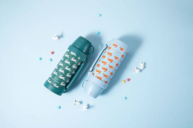 [서울=뉴시스]GS리테일은 10월 한 달 내내 편의점부터 쇼핑몰까지 전 채널이 참여하는  '상상초월' 할인전을 연다. GS페이로 단 1건만 결제해도 추첨 증정하는 '키티버니포니' 콜라보 보온병 모습. (사진=GS리테일 제공). 2021.10.02. photo@newsis.com *재판매 및 DB 금지