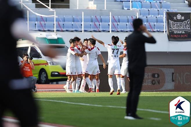 이시헌의 득점 후 세리머니 하는 부천 선수들. [한국프로축구연맹 제공. 재판매 및 DB 금지]