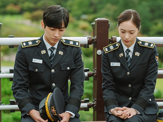 In the 15th KBS 2TV Monday Drama Police Class broadcast on the 4th, Kang Sun-ho and Jung Soo-jung will establish a new relationship by having a genuine conversation.Earlier, Oh Kang-hee constantly demanded Kang Sun-ho, who was in Danger, to stop the investigation, but a crack began between the two because of Kang Sun-ho, who did not know how to give up.In the meantime, Kang Sun-ho was arrested on charges of illegal hacking because of Jang Jae-gyus statement, and she was tired and finally broke up with viewers.Among them, Kang Sun-ho and Oh Kang-hees dating scene, where subtle air currents flow, were captured. Kang Sun-ho looks at Oh Kang-hee with a sad gaze filled with sadness.Oh Kang-hee shows a moist look as if she is trying to press her feelings, but she is making a hard look as if she is determined to do something, which stimulates curiosity about what Choices she will do.Oh Kang-hee tells his story that he has been hiding in the meantime, and causes a wave in Kang Sun-hos mind.Indeed, expectations for the broadcast are rising as to what the conversation between them is and what the two people who are at the crossroads of reunion and separation will end.The production team of Police Class said, Todays broadcasts show Kang Sun-ho and Oh Kang-hee sharing stories that they can not realize each others sincerity.I want you to see if the two people will be able to overtake Danger and bloom again, or if they will be Choices. Police Class will air 15 episodes at 9:30 p.m. on the 5th.Photo = Logos Film