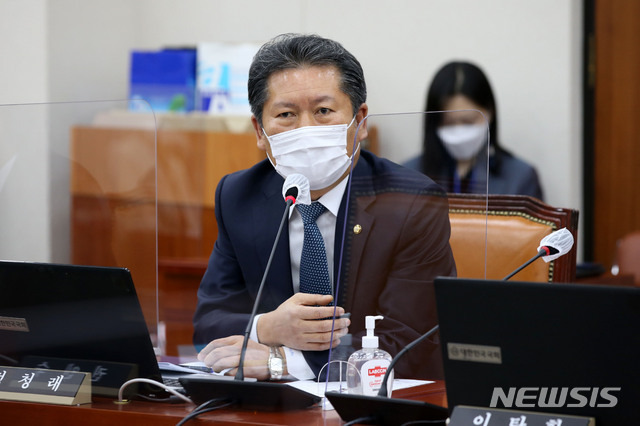 [서울=뉴시스]김진아 기자 = 정청래 더불어민주당 의원. (공동취재사진) 2021.04.21. photo@newsis.com