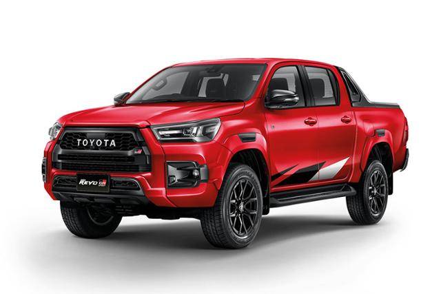 토요타 하이럭스 레보 GR 스포츠 리뷰