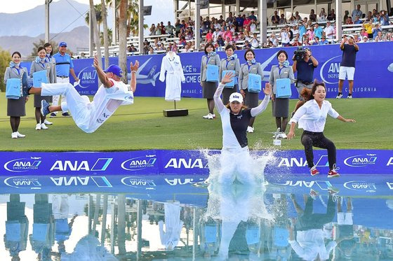 2019년 호수의 여인이 된 고진영. [사진 LPGA]