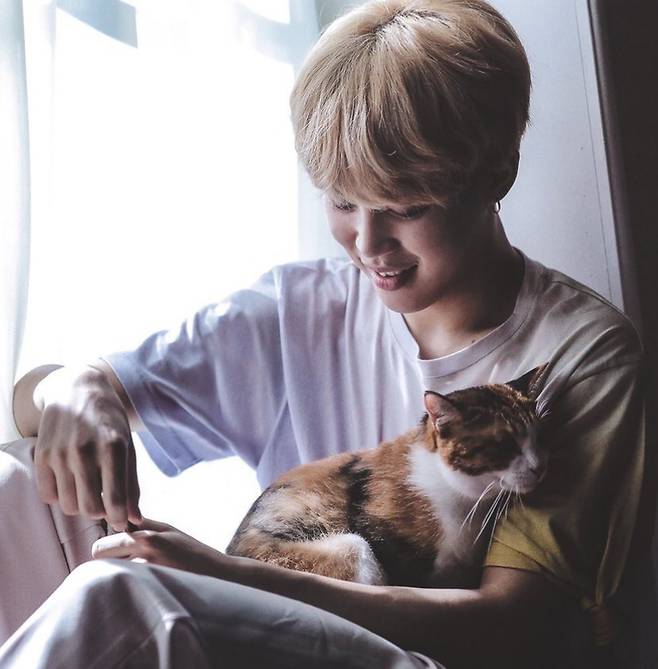 10월 첫눈·지민 거리 이은 방탄소년단 지민 꽃벽 가든..3년째 월클 생일 이벤트 '아름다운 지민처럼'