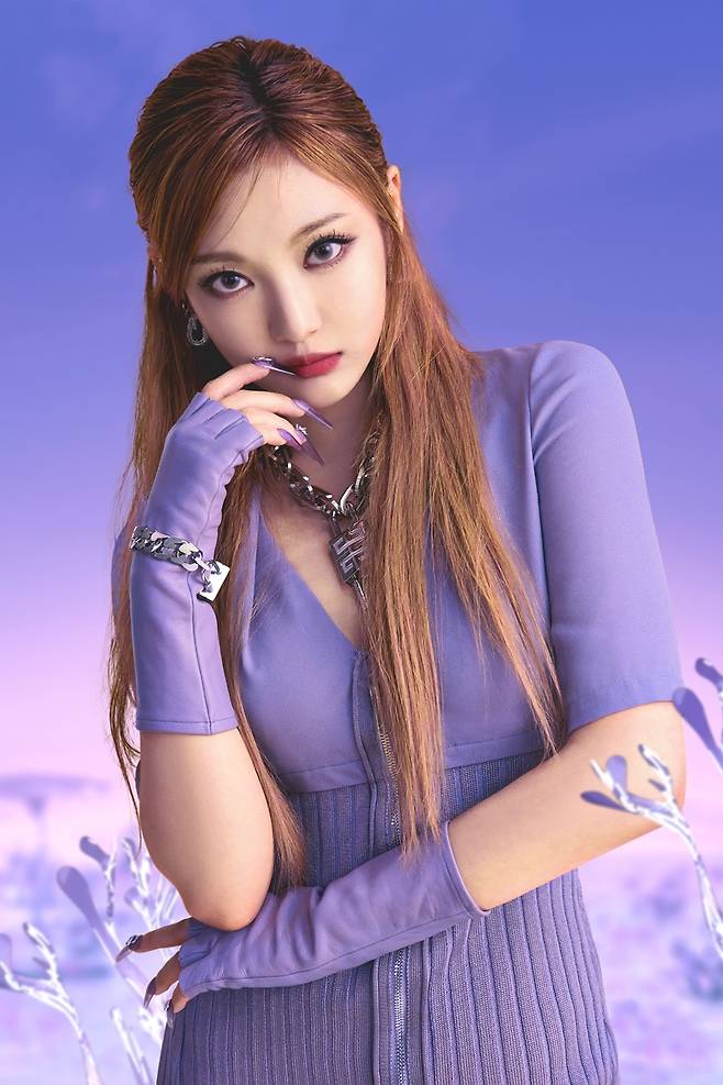 에스파 'Savage' 룩은 지방시 오뜨 쿠뛰르 맞춤 의상