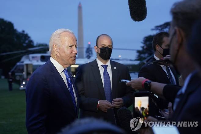 취재진 질문에 대답하는 조 바이든 미국 대통령 [AP=연합뉴스]