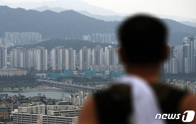 5일 오후 서울 중구 남산에서 바라본 아파트단지 모습. 2021.10.5/뉴스1 © News1 오대일 기자