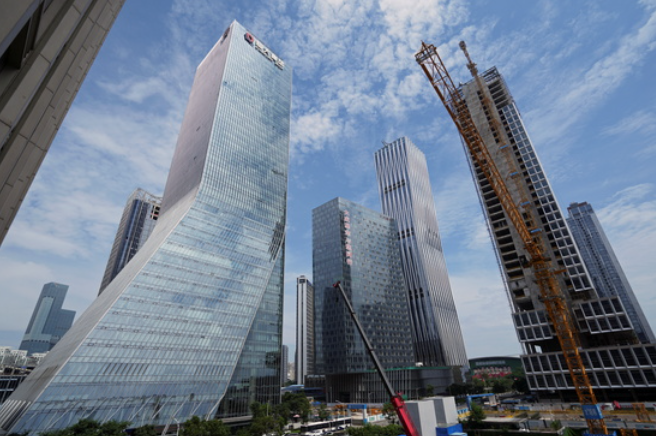 10일 영국의 파이낸셜타임스(FT)는 중국의 주요 부동산 개발업체 30곳 중 절반이 중국 정부의 가이드라인을 위반하고 있다고 보도했다. /사진=로이터