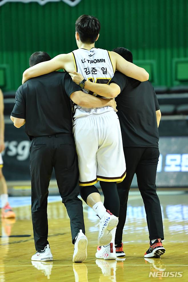 [서울=뉴시스]프로농구 LG 김준일 (사진 = KBL 제공)