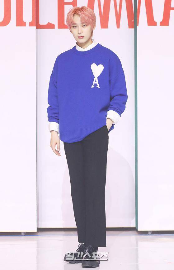Group ENHYPEN Sunwoo attends the DIMENSION: DILEMMA showcase, which was broadcast live online on the afternoon of the 12th, and has photo time.