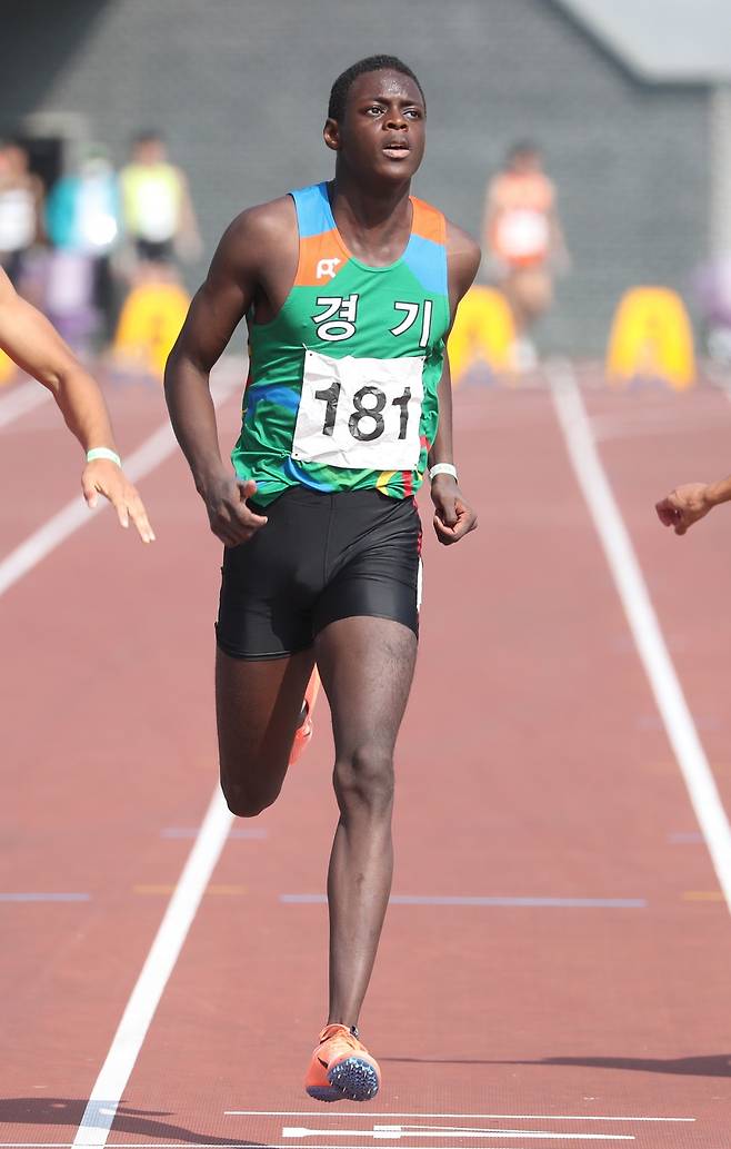 ▲ 비웨사가 400m 계주에서 우승하며 전국체전 첫 금메달을 품에 안았다. ⓒ 연합뉴스