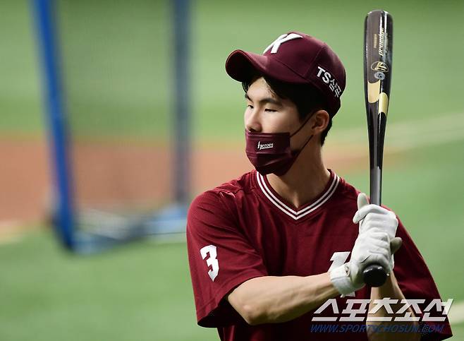 타격 훈련을 하고 있는 캡틴 김혜성.