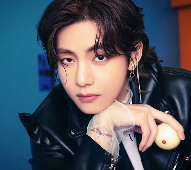 "태태 대단해!" 방탄소년단 뷔 래핑 자동차 日 도심 등장...야후재팬 인기 트위터