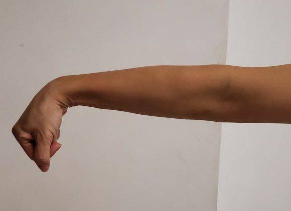 사진 3) 동적,능동적 스트레칭의 순간. 전체 스트레칭은 아래 주소의 동영상을 참조하면 된다.