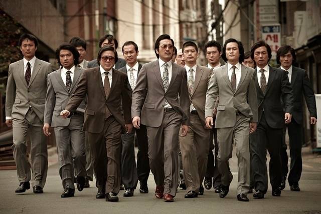 2022년 3월 9일 20대 대통령 선거를 앞두고 대선 후보 선출이 한창인 가운데 유력 대선 후보자를 둘러싼 의혹이 불거지면서 검찰과 경찰의 수사 결과에 이목이 쏠린다. /영화 '범죄와의 전쟁-나쁜놈들 전성시대' 스틸 컷