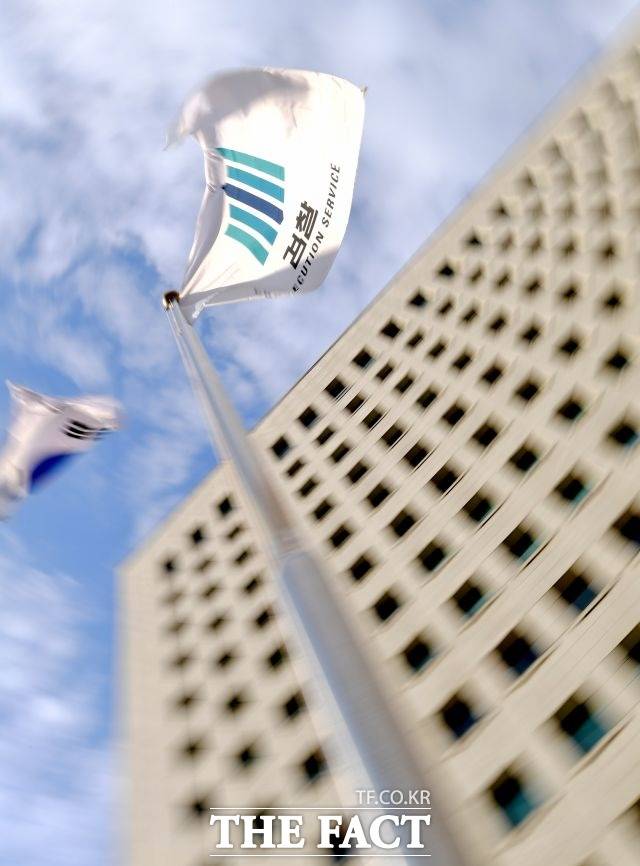 검찰은 현재 민주당 대선 후보 이재명 경기도지사와 관련한 대장동 개발 의혹과 변호사비 대납 의혹을 수사 중이며, 윤석열 전 검찰총장의 아내 김건희 씨의 도이치모터스 주가조작, 고발 사주 등을 수사 중이다. /더팩트 DB