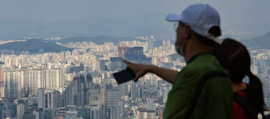 서울 남산에서 바라본 서울 시내 아파트. <연합뉴스>