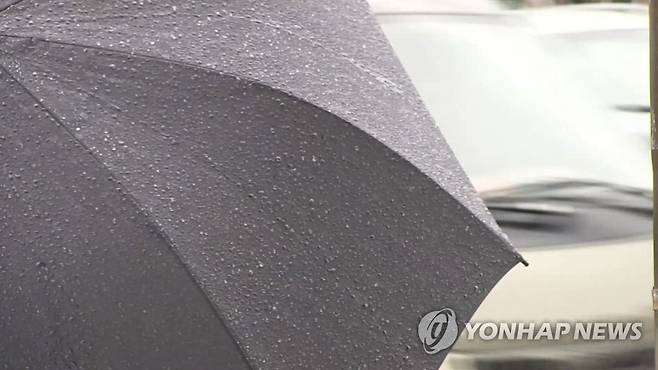 우산 빗방울 [연합뉴스TV 제공]