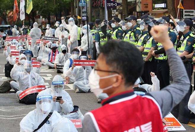 9월 30일 민주노총 조합원들이 서울 중구 정동 민주노총 앞에서 10·20 총파업 전국 동시 결의대회를 하고 있다.(사진=연합뉴스)