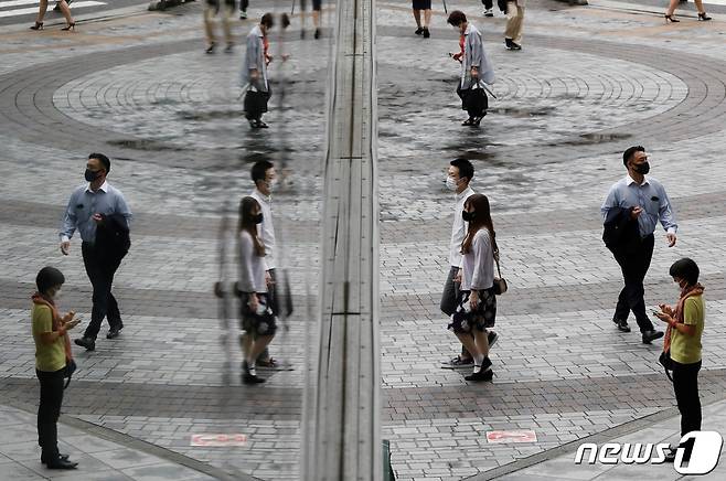 일본에서 신종 코로나바이러스 감염증(코로나19) 확산세가 급감하고 있다. © 로이터=뉴스1 © News1 정윤영 기자