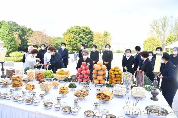 전몰군경미망인회 하남시지회 14일 현충탑 위령제 개최. 사진제공=하남시