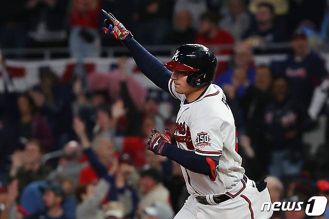 애틀랜타의 4번 타자 오스틴 라일리는 17일(한국시간) 내셔널리그 챔피언십시리즈 1차전 승리의 주역이었다. © AFP=뉴스1
