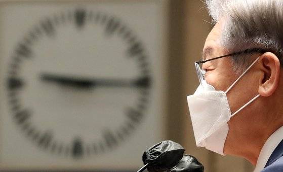 이재명 대선 후보가 15일 오전 서울 국회에서 열린 더불어민주당 의원총회에 참석해 발언하고 있다. 국회사진기자단