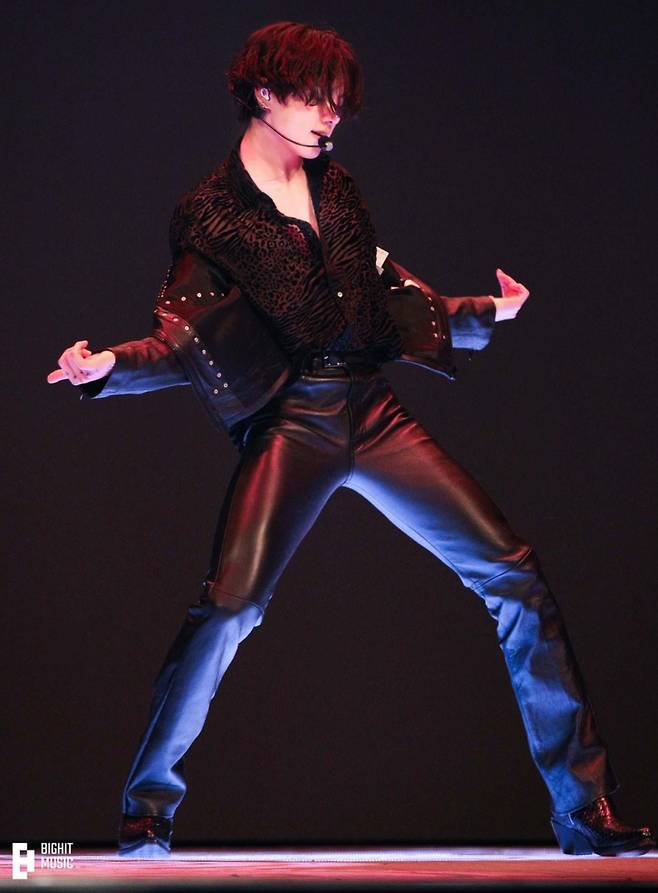 방탄소년단 정국 솔로 2곡 韓아이돌 최초 빌보드 80주 이상 차트인→최장 1·2위..'K팝 大기록'