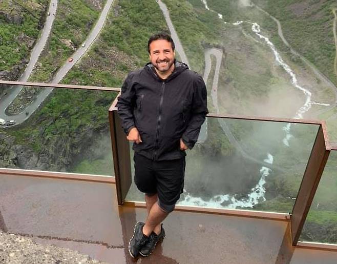 비번 날, 난사 화살 맞고도 주민 구한 영웅 경찰관 [리고베르토 빌라로엘 페이스북 캡처. 재판매 및 DB 금지]