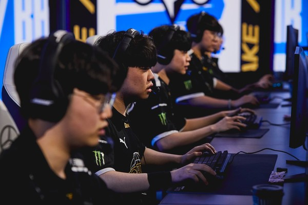 사진=LoL Esports 공식 홈페이지, 젠지 선수단