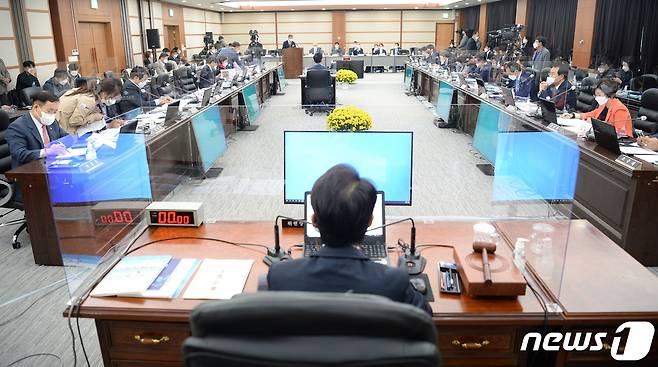 18일 오전 대전 유성구 카이스트 대강당에서 국회 과학기술정보방송통신위원회의 정부출연연구기관(출연연)에 대한 국정감사가 열리고 있다. 2021.10.18/뉴스1 © News1 김기태 기자