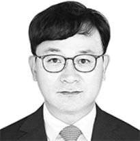 김성배 전 국가정보원 해외정보국장·국가안보전략연구원 수석연구위원